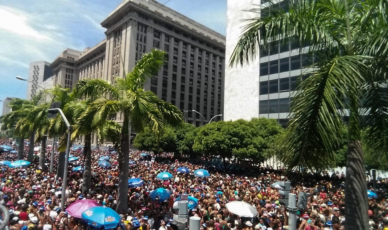 Carnaval 2026: Os Blocos Imperdíveis de SP e RJ Neste Domingo (22)