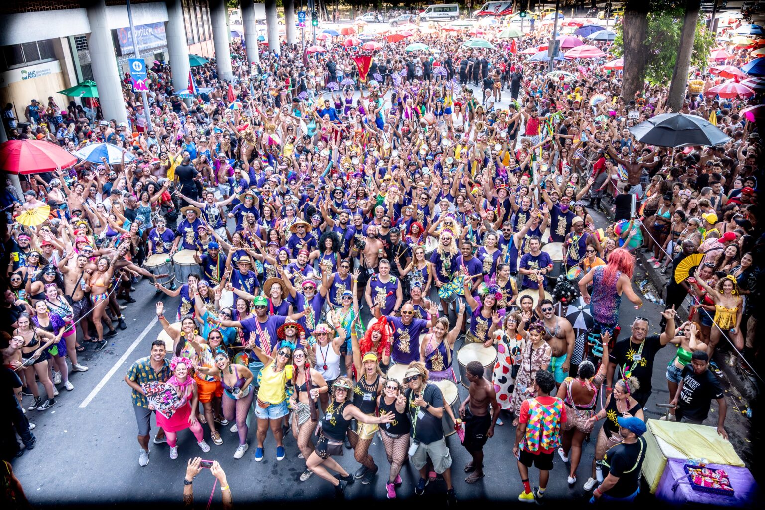 Carnaval no Rio: Bloco Quizomba se Une ao Levante 'Mulheres Vivas' contra o Feminicídio