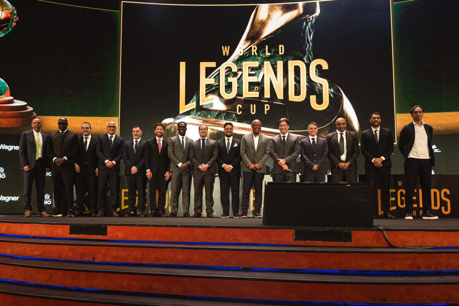 Copa do Mundo de Lendas 2026: Craques como Romário e Seedorf Brilham no Rio de Janeiro