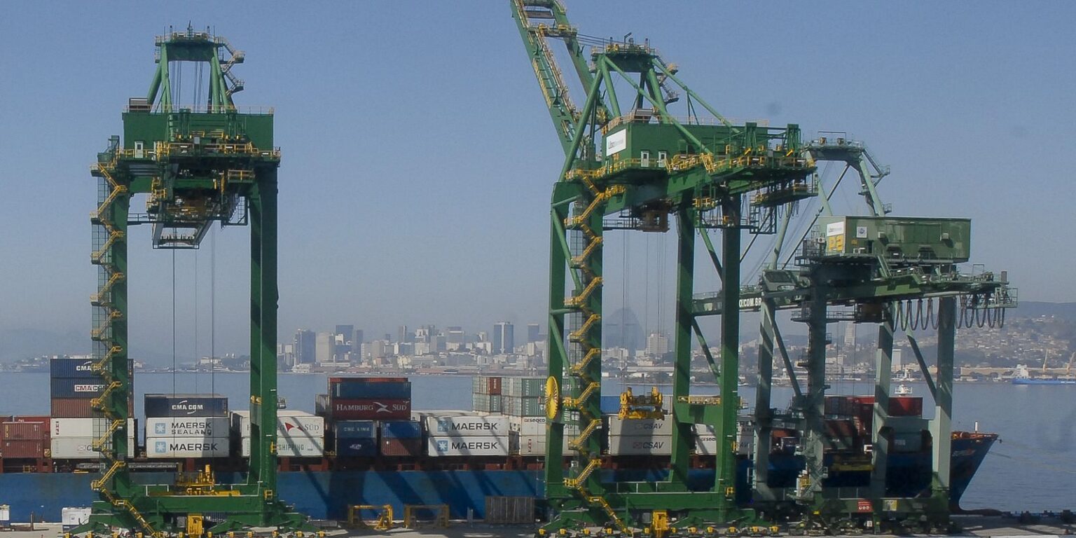 Crescimento da Economia Brasileira em 2025: 2,2% Conforme FGV