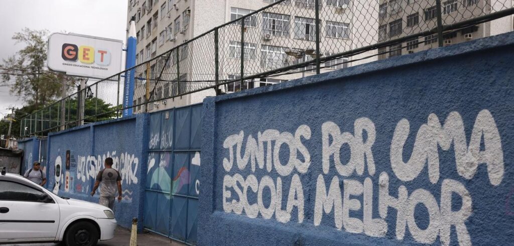 Crise Educacional no Brasil: Dois Casos que Revelam Realidades Alarmantes