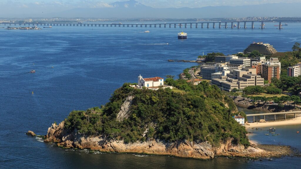 Descubra a Ilha da Boa Viagem: Um Tesouro Histórico Próximo a Niterói para um Passeio Inesquecível