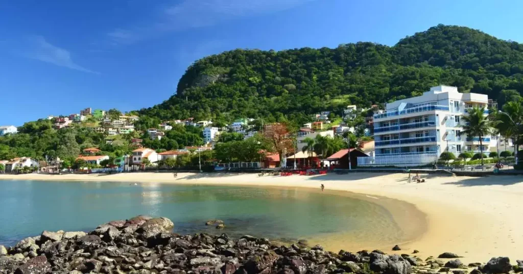 Descubra Mangaratiba: Praias e Passeios Imperdíveis na Costa Verde