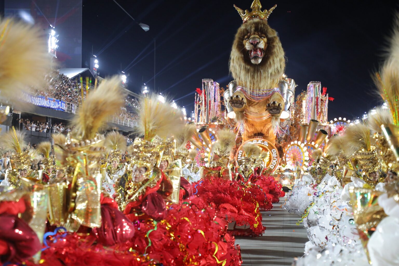 Desempenho das Escolas de Samba: Quem Recebeu Mais Notas 10 no Carnaval do Rio?