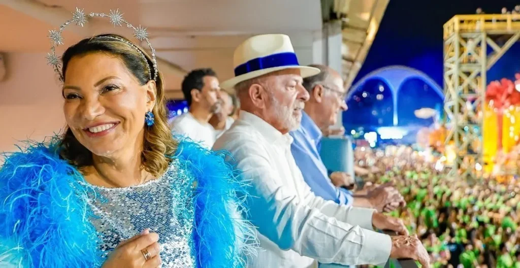 Desfile em Homenagem a Lula Gera Alta Interação na Internet