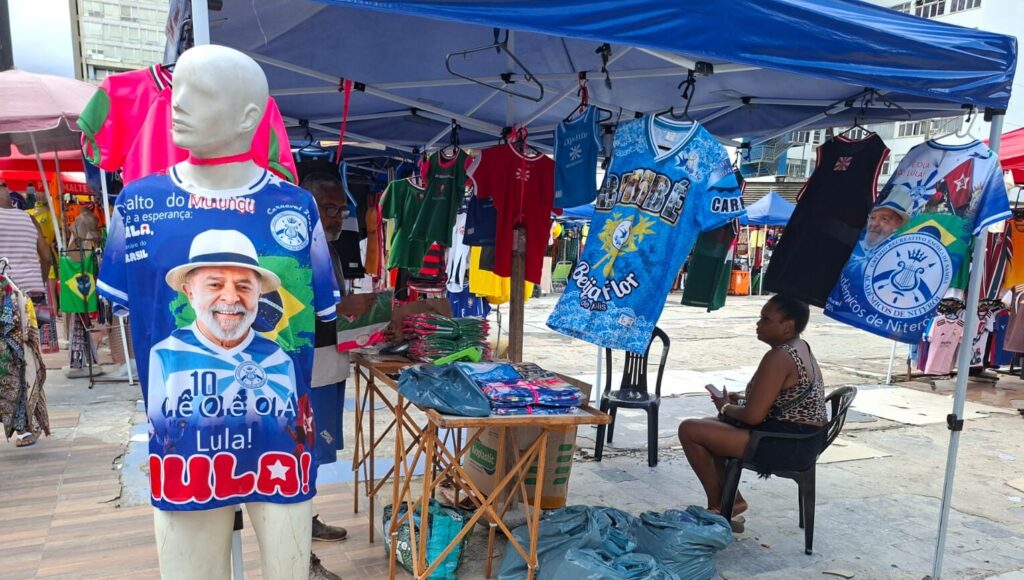 Escola de Samba Acadêmicos de Niterói Ganha Destaque com Camisetas de Lula