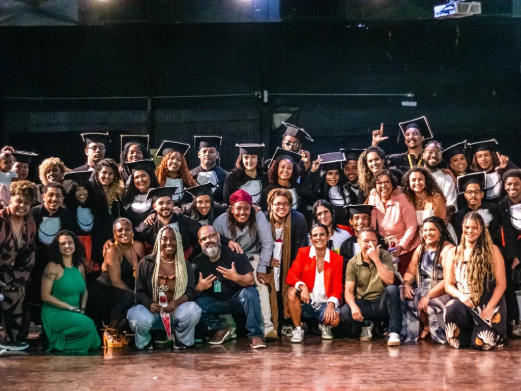 Exposição ‘Coexistir Coabitar’ no Rio de Janeiro: Arte e Justiça Social em Foco Exposição 'Coexistir Coabitar' no Rio de Janeiro: Arte e Justiça Social em Foco