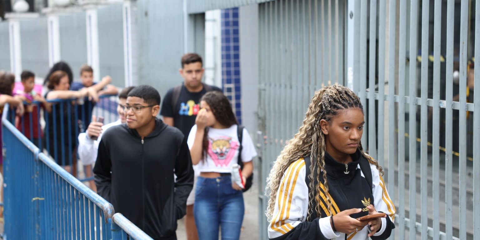 Fies: Estudantes Pré-Selecionados Têm Prazo Para Complementar Inscrição Até Esta Terça-Feira Fies: Estudantes Pré-Selecionados Têm Prazo Para Complementar Inscrição Até Esta Terça-Feira