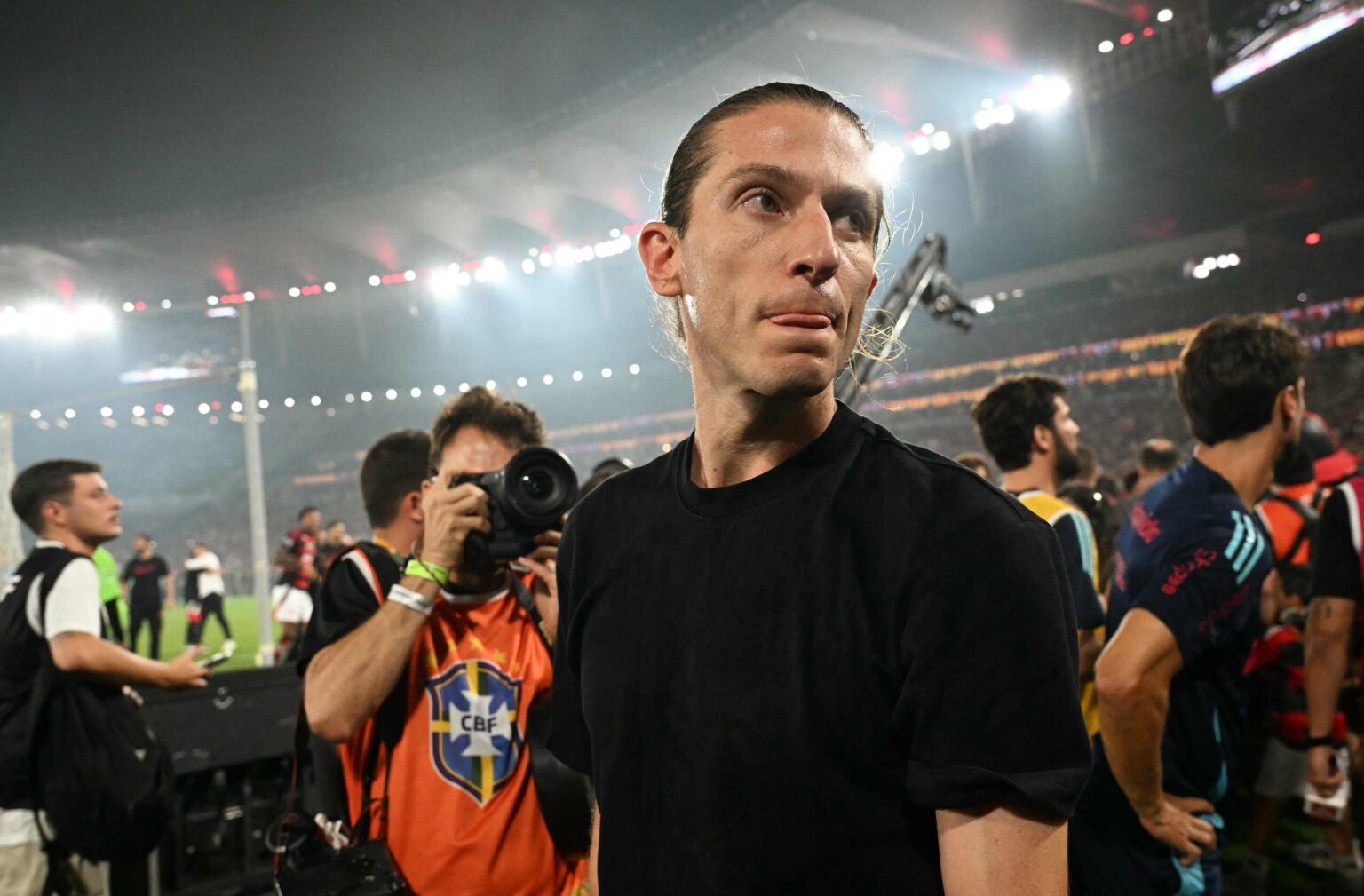 Filipe Luís Alcança a Marca de 100 Jogos no Flamengo em Busca da Recopa Filipe Luís Alcança a Marca de 100 Jogos no Flamengo em Busca da Recopa