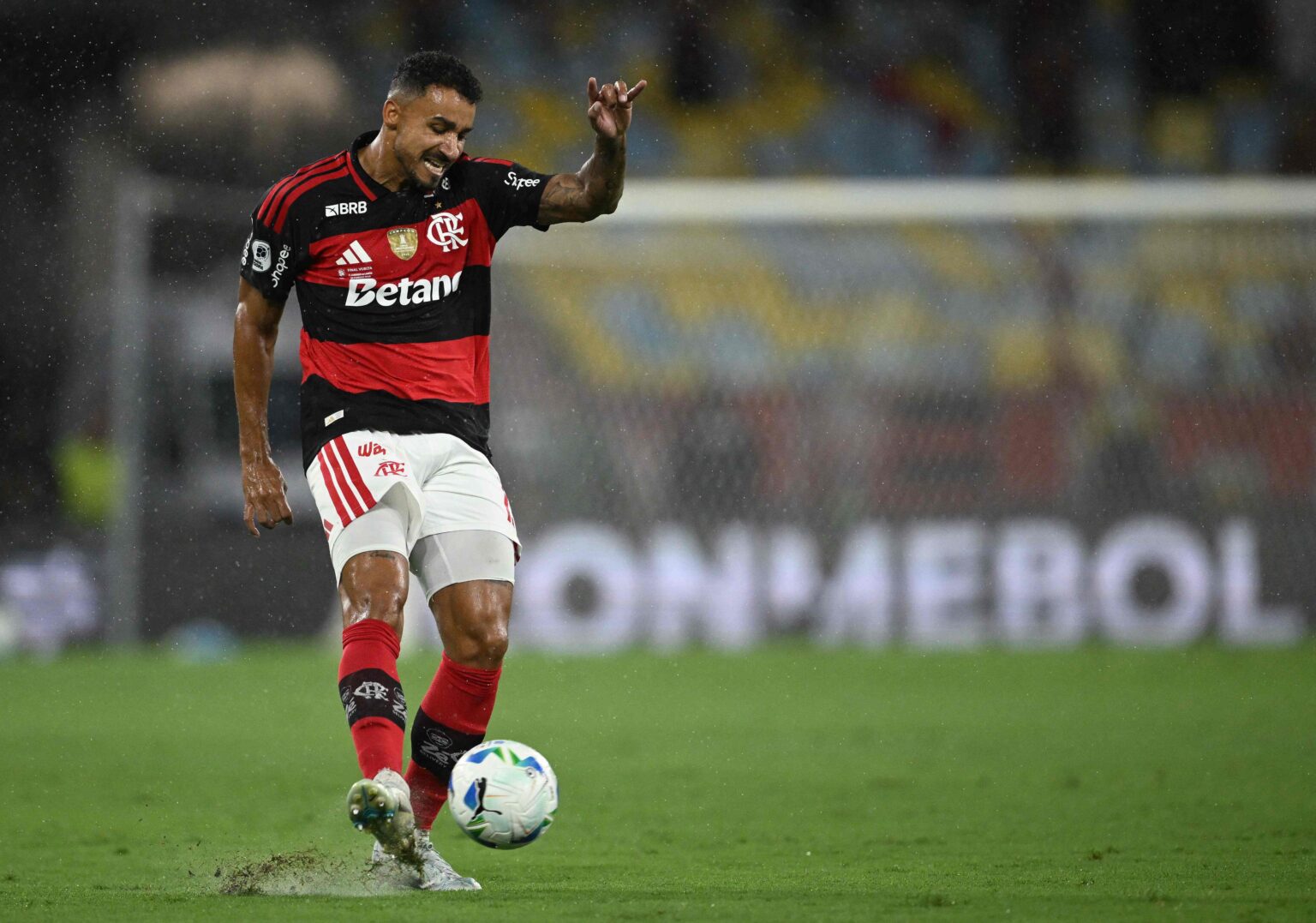 Flamengo: Danilo Assume Responsabilidade pela Derrota na Recopa e Promete Superação