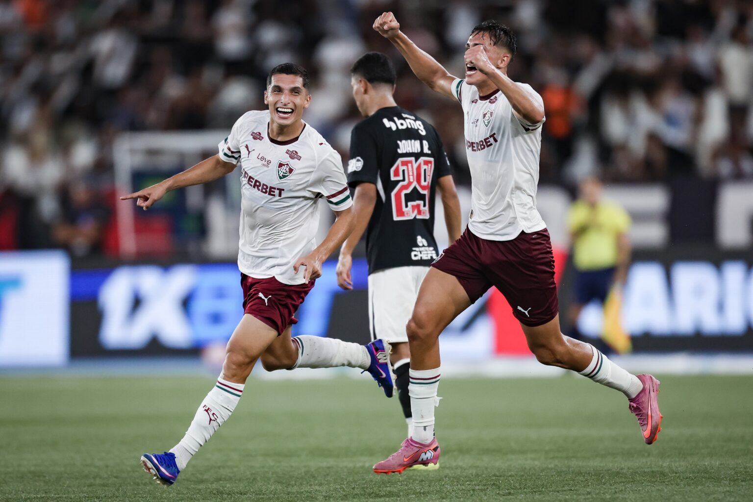 Fluminense Mantém Invencibilidade em Clássicos e Vasco Anuncia Mudanças Após Derrota Fluminense Mantém Invencibilidade em Clássicos e Vasco Anuncia Mudanças Após Derrota
