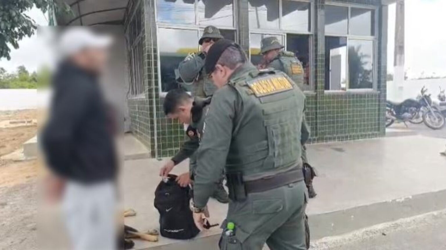 Foragido por Homicídio no Rio de Janeiro Capturado em Ônibus de Viagem no Ceará
