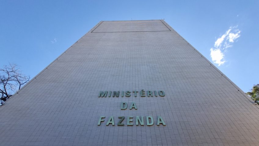 Limites Fiscais: Rio, Rio Grande do Norte e Roraima Atingem Níveis Críticos