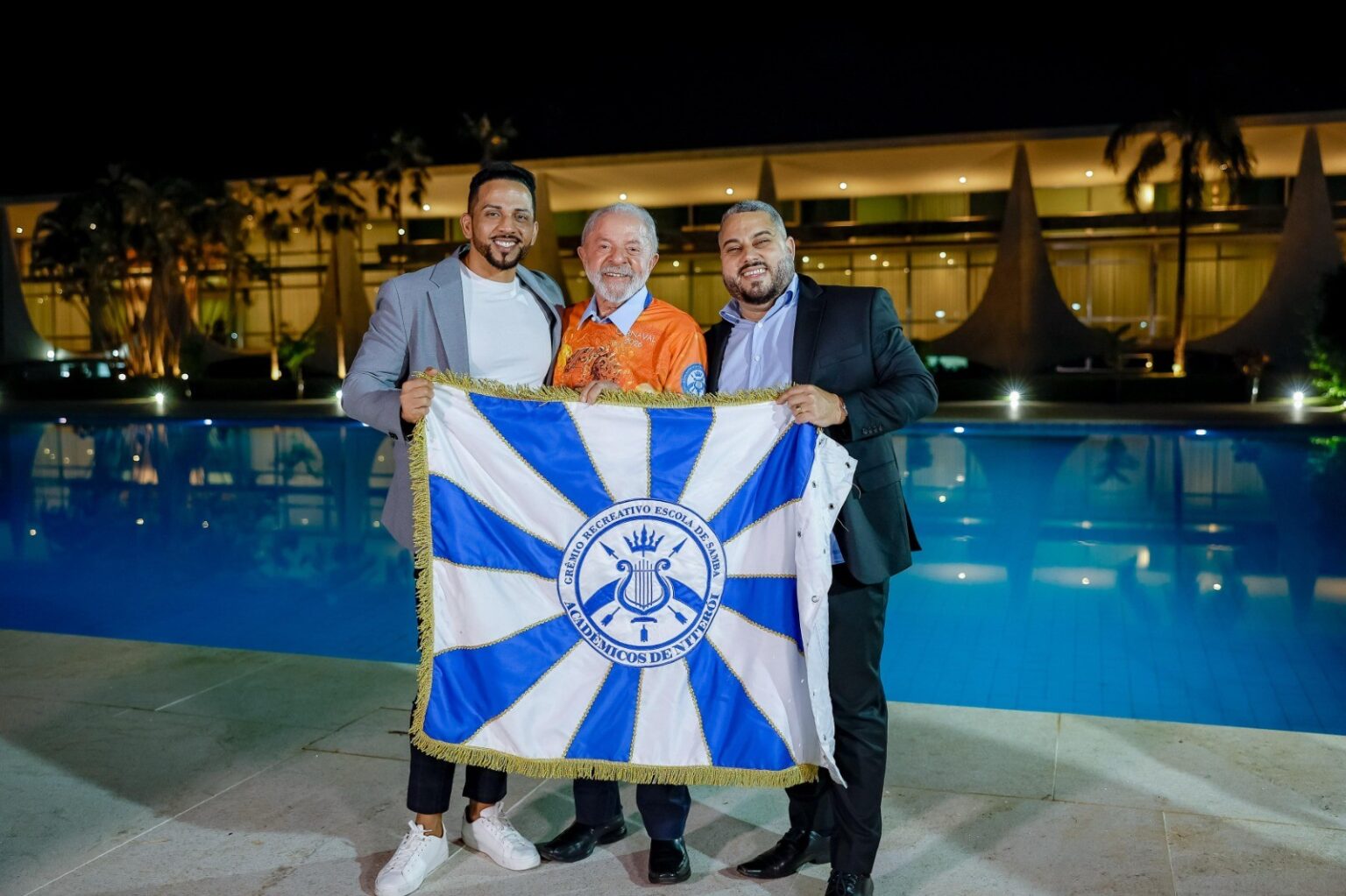 Polêmica na Sapucaí: Damares e Novo contestam uso de verba pública em homenagem a Lula