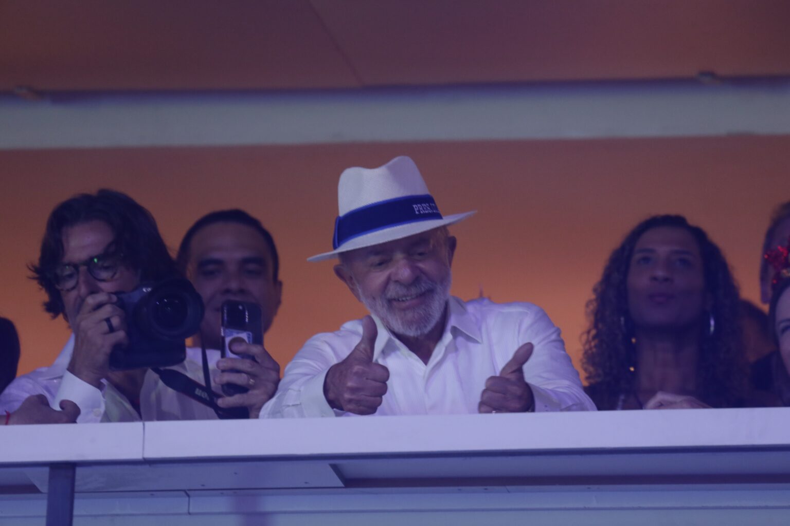 PT Procesa Flávio Bolsonaro e Outros por Propaganda Antecipada e Uso de IA