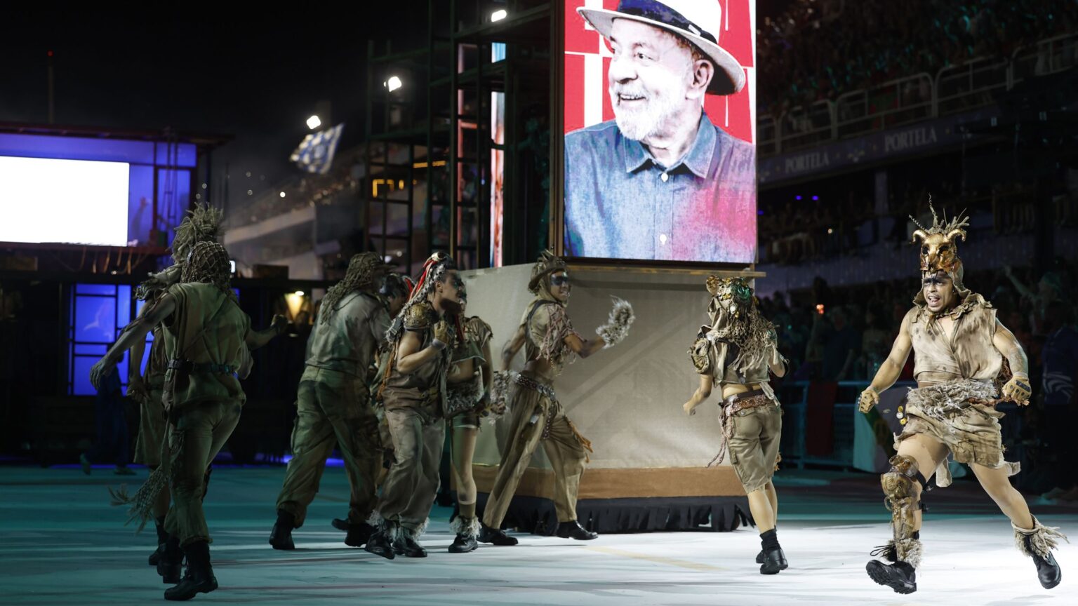 Quando Política e Samba se Encontram: Reflexões sobre Homenagens no Carnaval Quando Política e Samba se Encontram: Reflexões sobre Homenagens no Carnaval