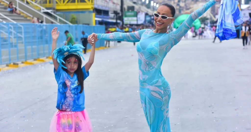 Sabrina Sato Celebra Estreia da Filha Zoe no Carnaval: Emoção na Sapucaí