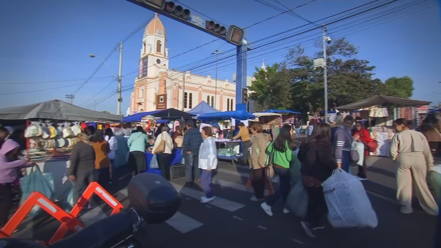 Turismo de Compras em Cidades Paulistas: Bordados, Calçados e Ofertas Imperdíveis Turismo de Compras em Cidades Paulistas: Bordados, Calçados e Ofertas Imperdíveis