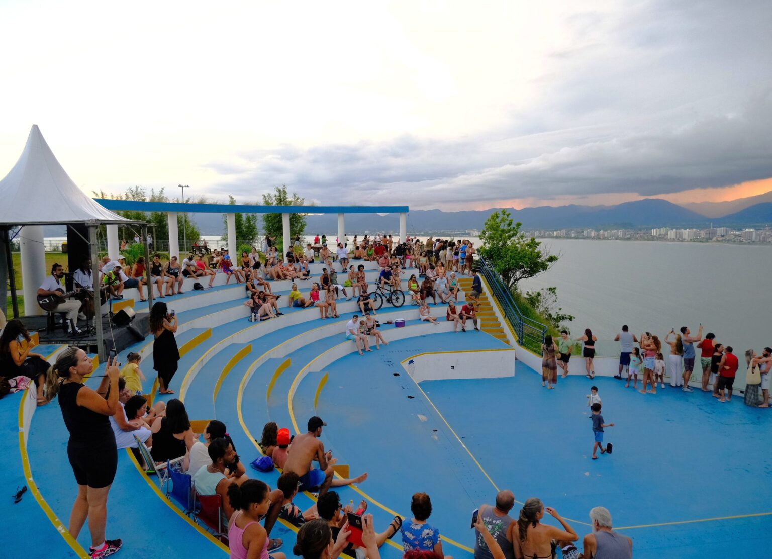 Último Final de Semana do Projeto Verão 2026 em Caraguatatuba: Cultura e Música Gratuitamente