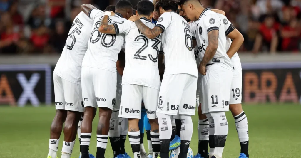 Após Derrota Humilhante, Felipe Melo Critica Situação do Botafogo: 'Se Tivesse Jogadores Vagabundos.