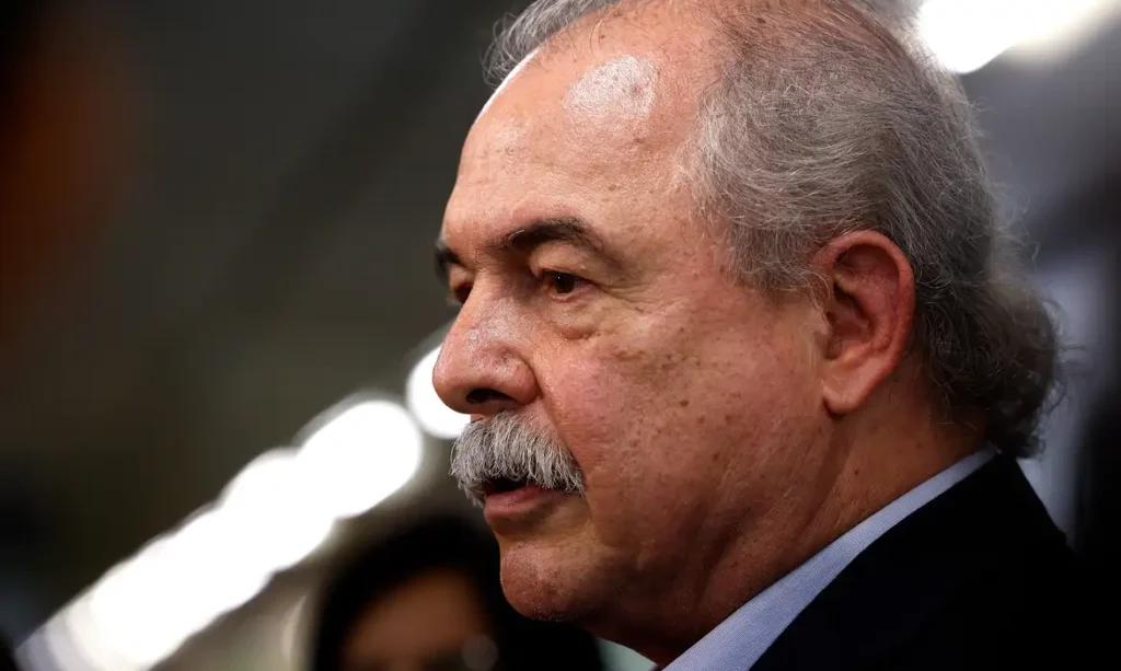 BNDES Impulsa Economia Brasileira com Injeções Recordes de R$ 1 Bilhão por Dia em 2025