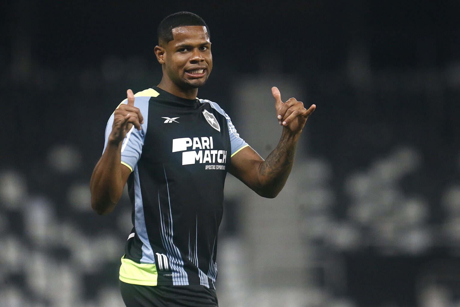 Botafogo Se Aproxima do Retorno de Júnior Santos: Empréstimo do Atlético-MG