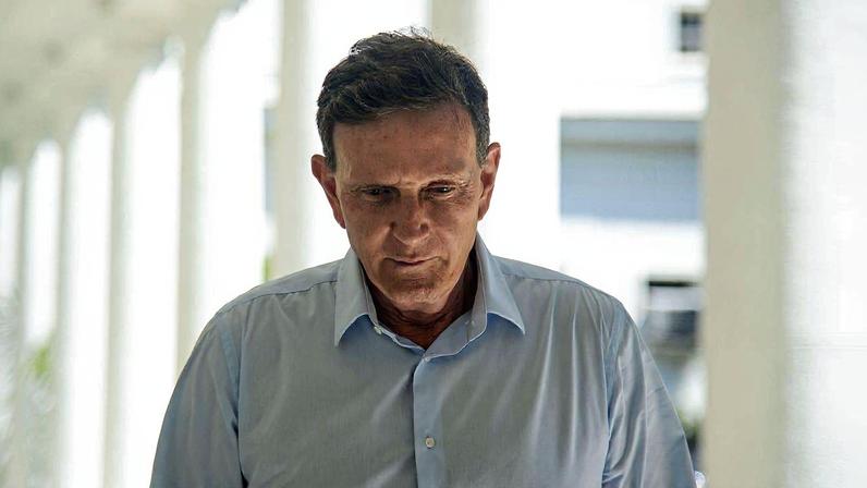 Candidaturas ao Senado no Rio: Crivella e Pimentel em Evidência se Castro For Barrado