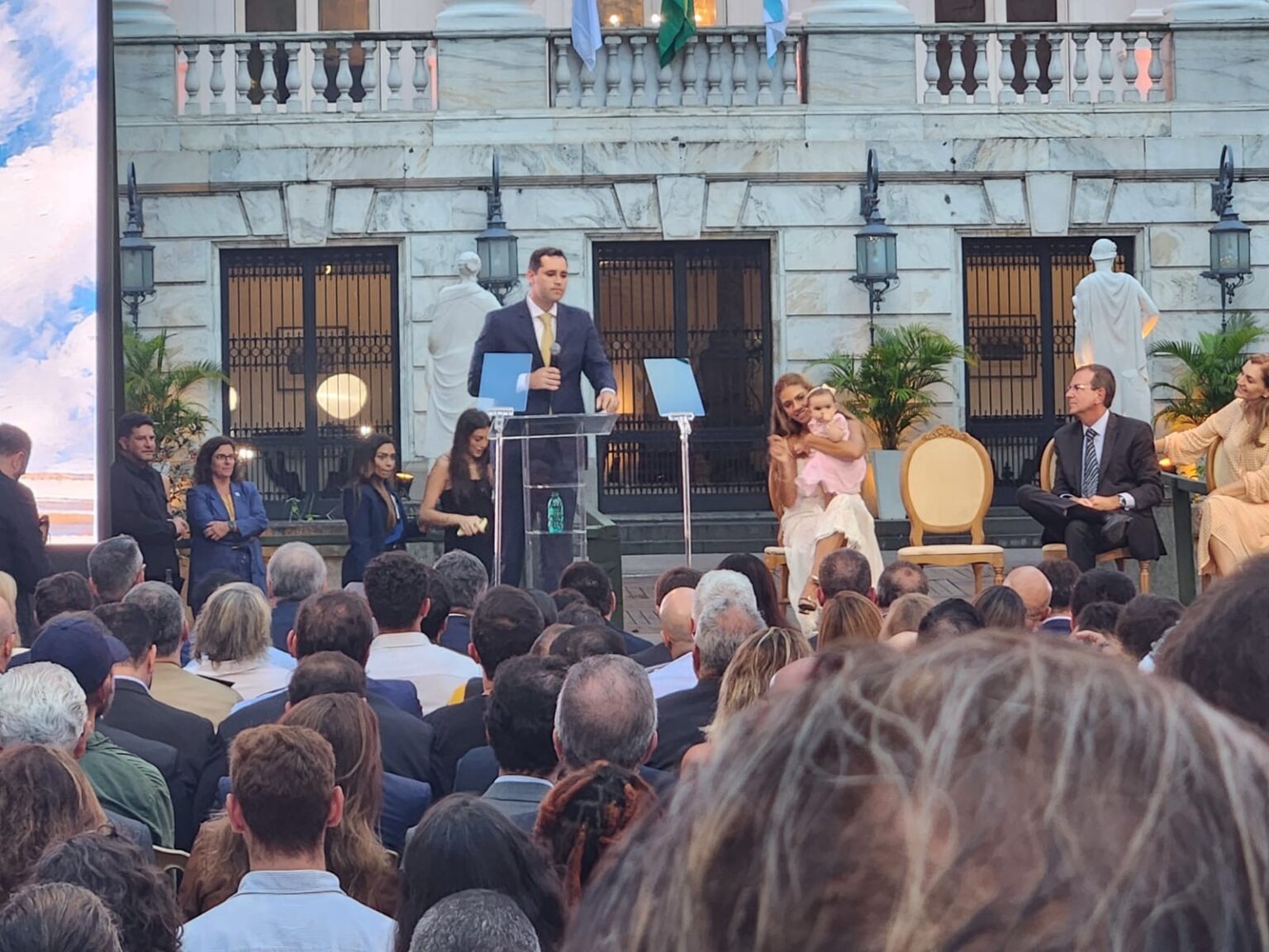 Cavaliere Anuncia Mudanças no Carnaval do Rio: 15 Escolas no Grupo Especial