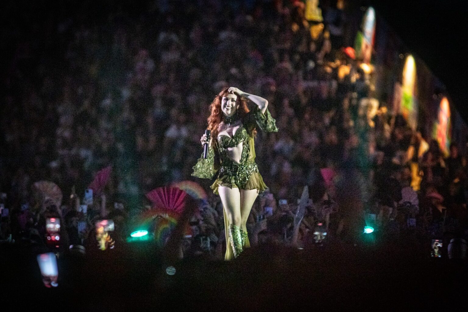 Chappell Roan Brilha em Show de Metal para Jovens no Lollapalooza 2026