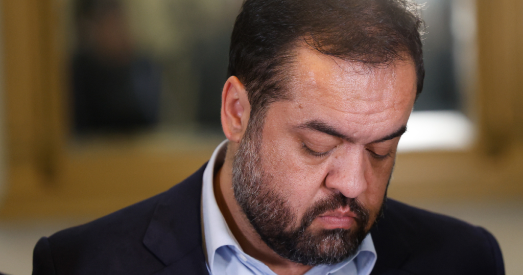 Cláudio Castro renuncia ao governo do Rio antes de julgamento no TSE Cláudio Castro renuncia ao governo do Rio antes de julgamento no TSE