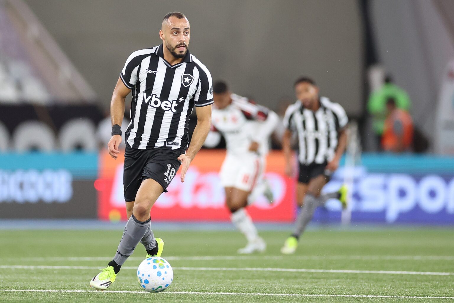 Corinthians Inicia Negociações para Contratar Arthur Cabral do Botafogo Corinthians Inicia Negociações para Contratar Arthur Cabral do Botafogo