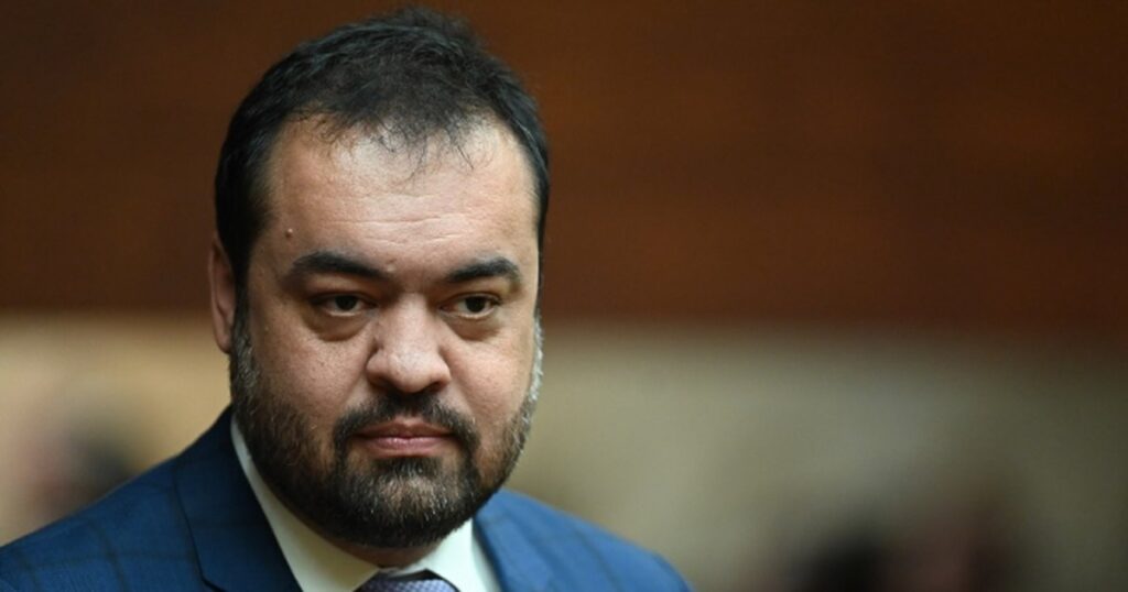 Crise Política: TCE Agrava Situação de Cláudio Castro em Meio a Julgamentos