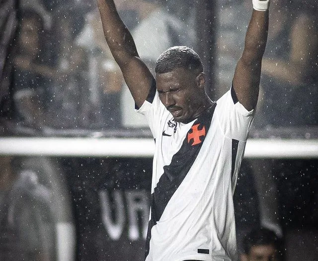 Cuiabano Alcança Marco Impressionante na Carreira e Torna-se Titular no Vasco