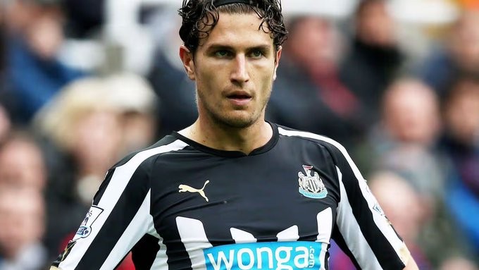 Daryl Janmaat Revela Vícido em Cocaína: Impactos na Carreira e Casamento