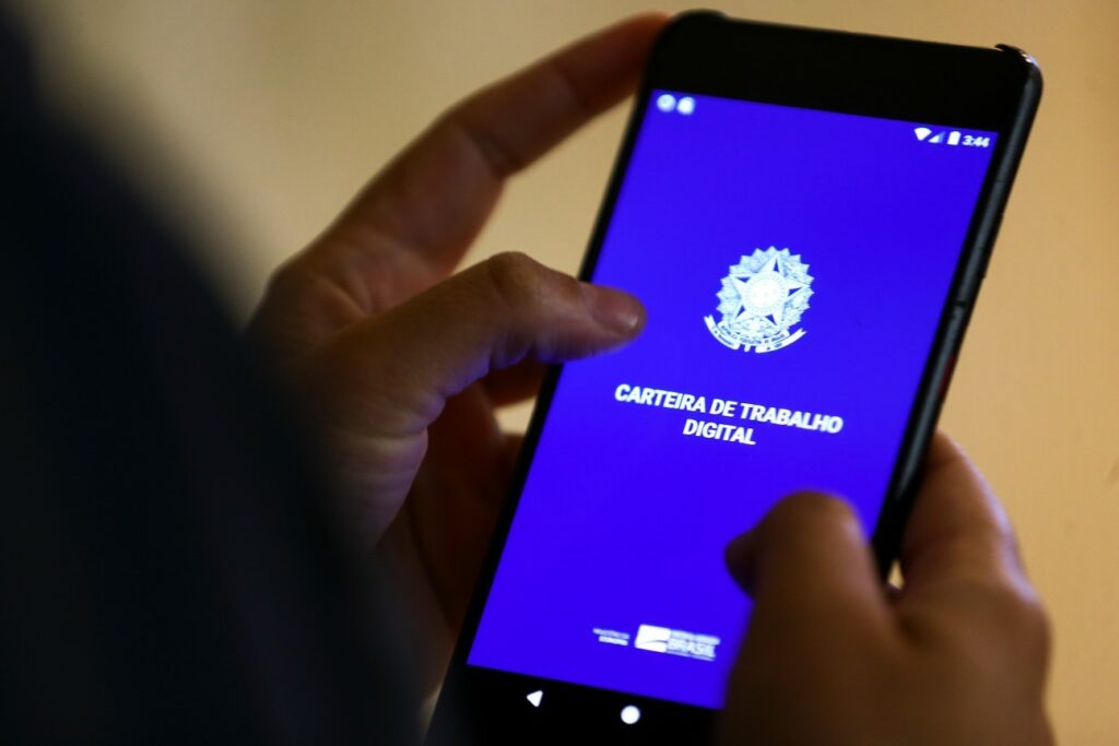 Datafolha: 71% dos Brasileiros Apoiam o Fim da Escala 6x1 e Mudanças na Jornada de Trabalho