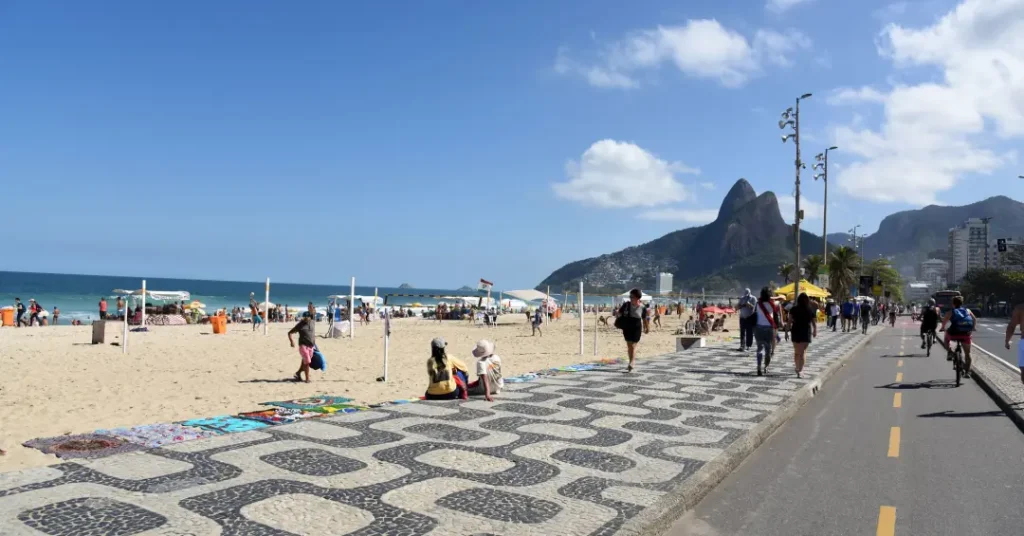 Desafios da Segurança no Turismo Brasileiro: Análise de Especialistas em Fórum de VEJA