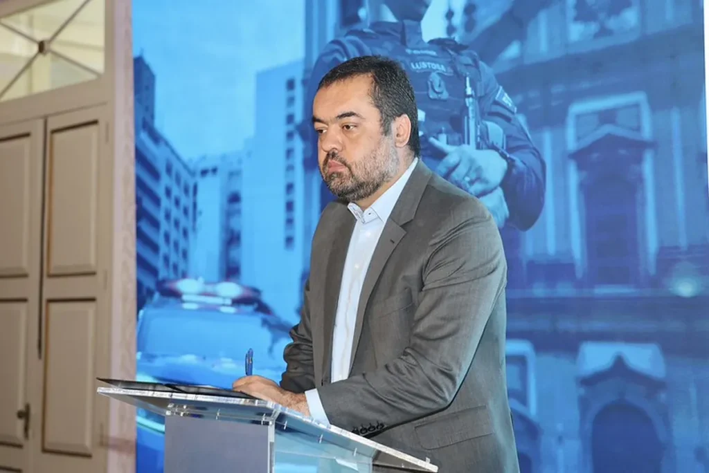 Despedida de Cláudio Castro: Crise Política e Futuro Incerto no RJ Despedida de Cláudio Castro: Crise Política e Futuro Incerto no RJ