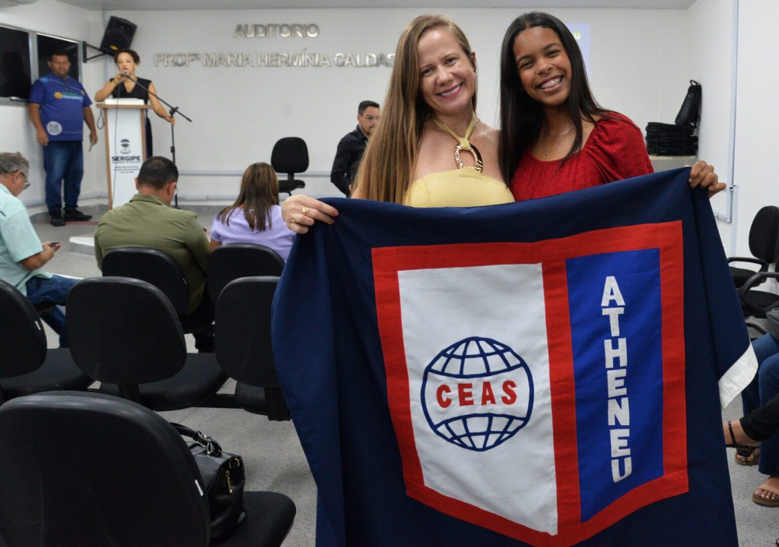 Educação em Sergipe: Alunos Brilham no Desafio Estudante Influência