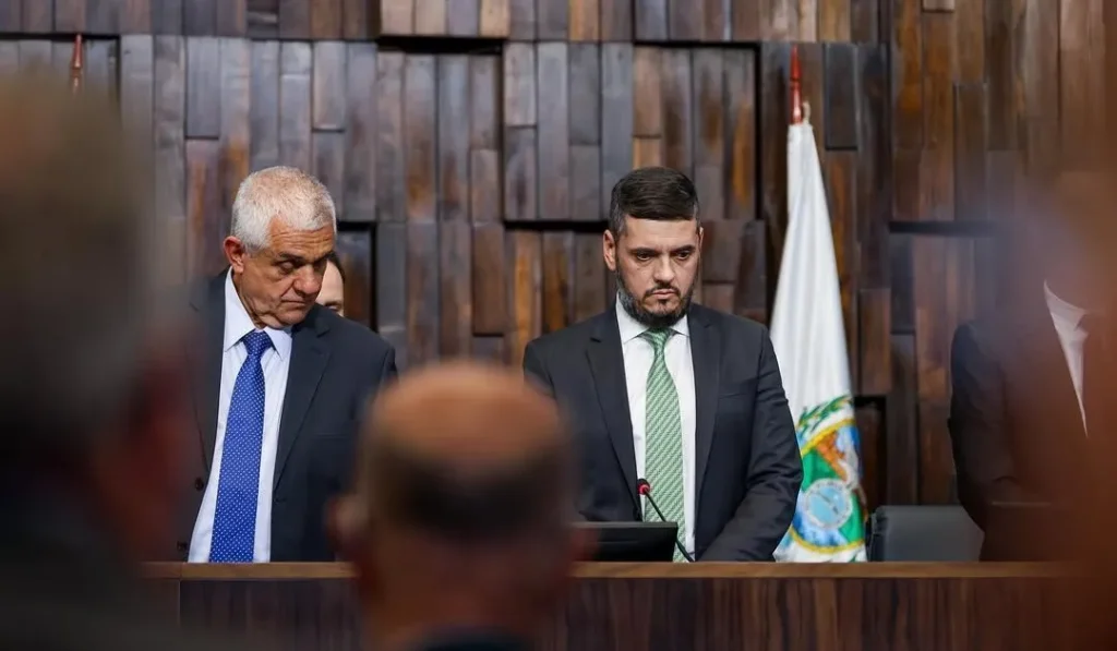 Entenda a Crise Política na Eleição de um Novo Governador do Rio de Janeiro Entenda a Crise Política na Eleição de um Novo Governador do Rio de Janeiro