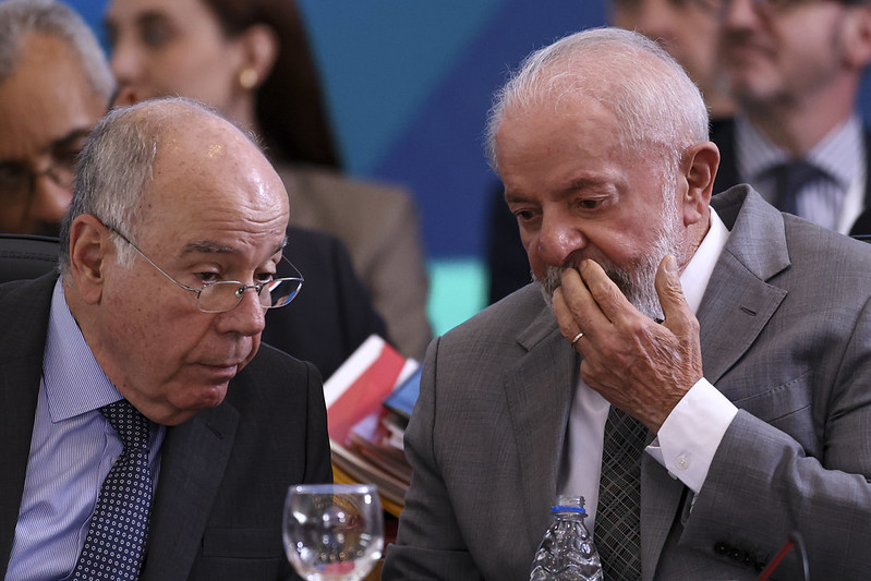 Erro da Política Externa de Lula em Ataque ao Irã Levanta Críticas Erro da Política Externa de Lula em Ataque ao Irã Levanta Críticas