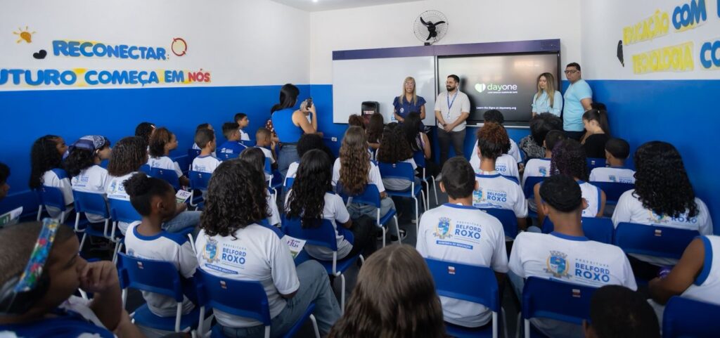 Escola Municipal Ernesto Pinheiro Barcelos Recebe Programa Rio Lilás para Combate à Violência nas Escolas Escola Municipal Ernesto Pinheiro Barcelos Recebe Programa Rio Lilás para Combate à Violência nas Es
