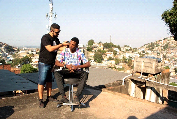 Exposição Impactante no Museu da Maré: Memórias e Juventude em Foco