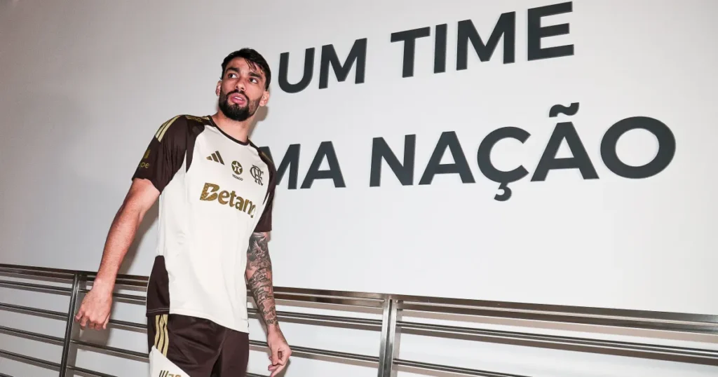 Flamengo fecha janela de transferências com três novos reforços e busca centroavante