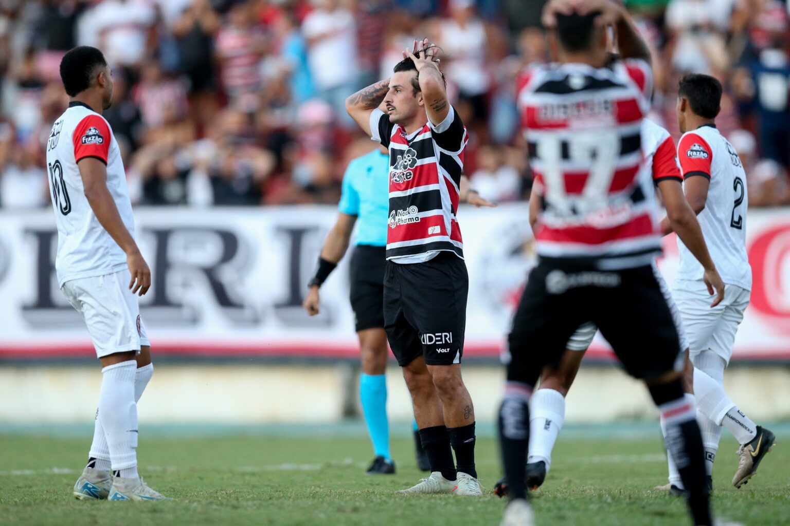 Gabriel Galhardo Recebe Nova Proposta e Santa Cruz Avalia Situação do Jogador Gabriel Galhardo Recebe Nova Proposta e Santa Cruz Avalia Situação do Jogador