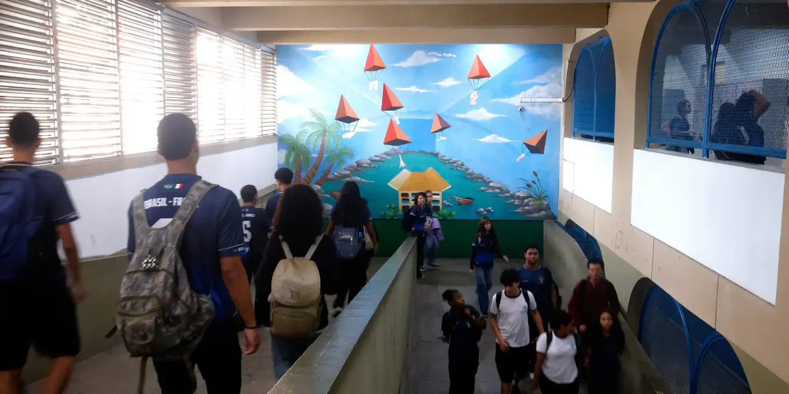 IBGE Revela Preocupante Quadro de Saúde Mental entre Adolescentes no Brasil