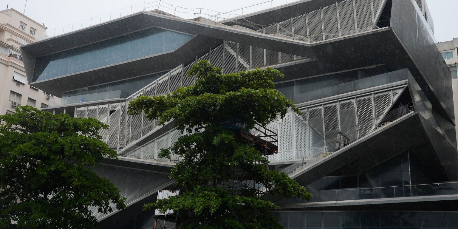 Inauguração do Museu da Imagem e do Som no Rio é Adiada, mas Corrida Mantida