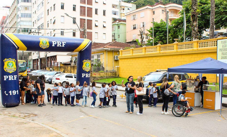 Parceria da PRF com Prefeitura de Petrópolis Fortalece Educação no Trânsito