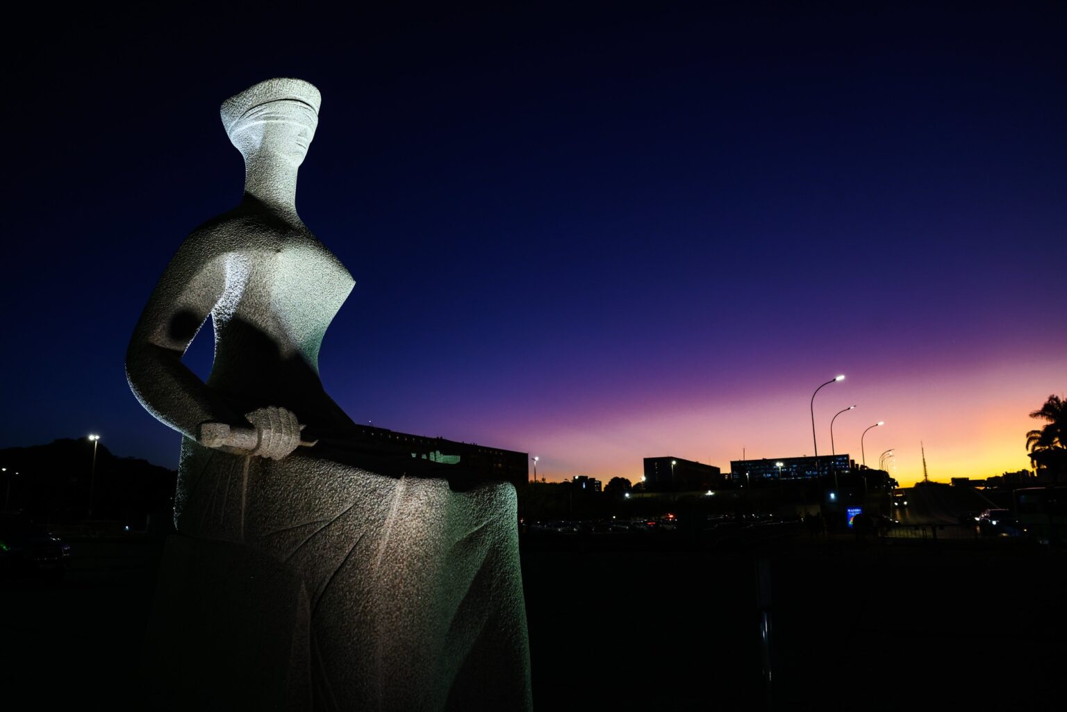 Penduricalhos: Entenda a Evolução dos Supersalários e Seus Impactos na Administração Pública