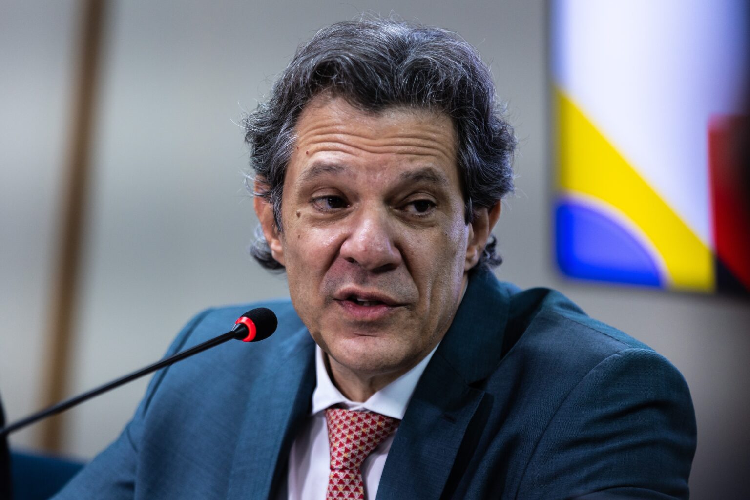 Pesquisa Datafolha: 46% dos Brasileiros Afirmam Piorar na Economia