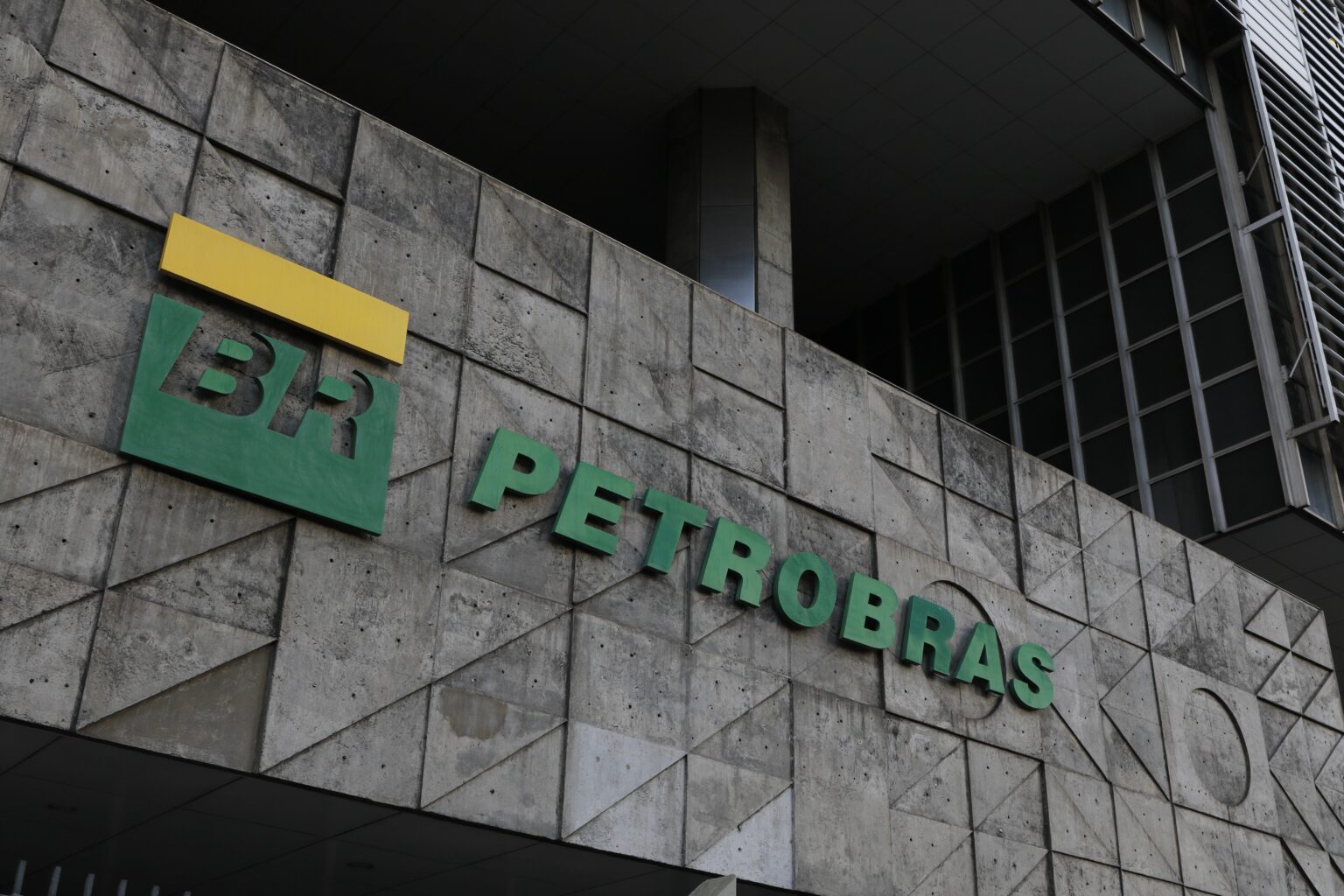 Petrobras e Pemex: Discussão de Parceria em Projetos de Petróleo em Águas Profundas